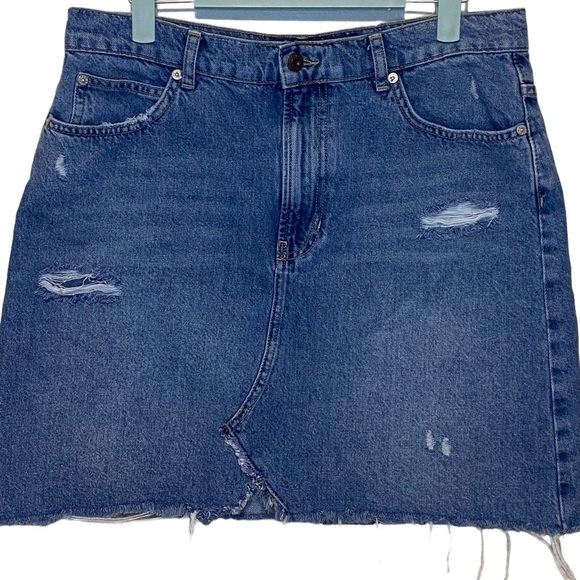 WE The Free Women’s distressed denim skirt by Free People size 31 - Picture 1 of 9